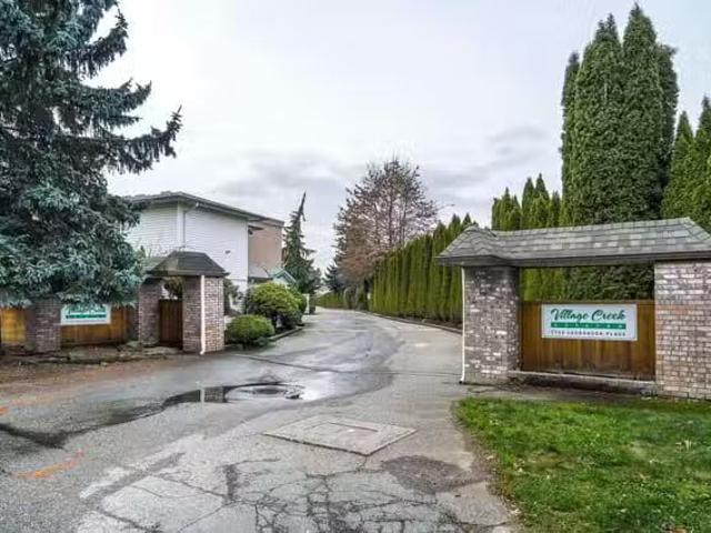 Townhouse for sale in Sardis, Sardis, 28 7715 Luckakuck Place.