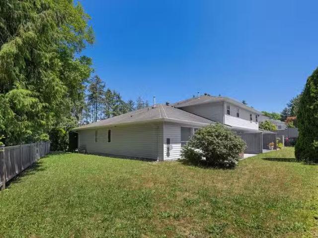 Townhouse for sale in Sechelt District, Sechelt, Sunshine Coas.