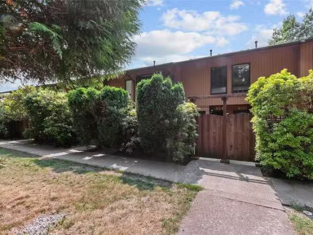 Townhouse for sale in Simon Fraser Hills, Burnaby, Burnaby Nor.