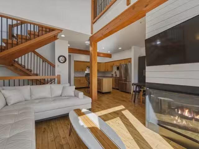 Townhouse for sale in Squamish, Squamish, 22 39758 Government.