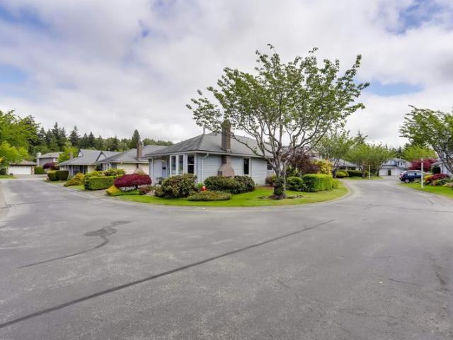 Townhouse for sale in Sunnyside Park Surrey, Surrey, South Sur.