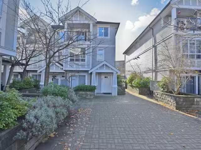 Townhouse for sale in Surrey, North Surrey, 85 13239 Old Yale.