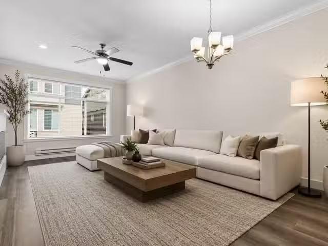 Townhouse for sale in Surrey, North Surrey, 90 15399 Guildford.