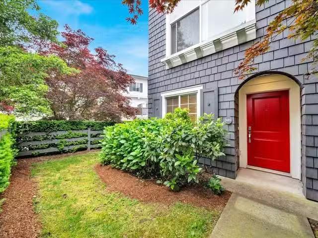 Townhouse for sale in Surrey, North Surrey, 105 15340 Guildfor.