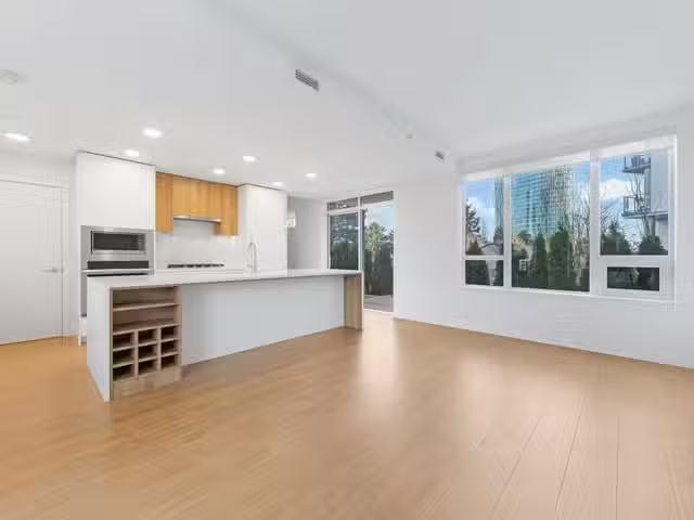 Townhouse for sale in Surrey, North Surrey, Street, 263145857