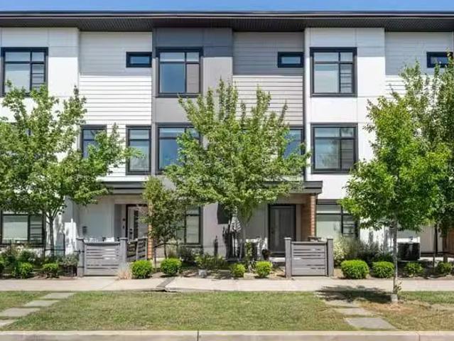 Townhouse for sale in Surrey, Cloverdale, a Street, 263155234