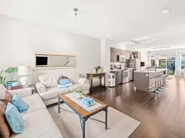 Townhouse for sale in Surrey, Surrey, Avenue, 263149755
