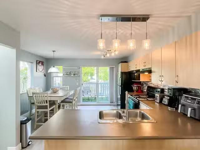 Townhouse for sale in Surrey, Surrey, Avenue, 263143206