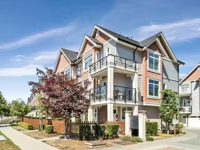 Townhouse for sale in Surrey, Surrey, Avenue, 263152332