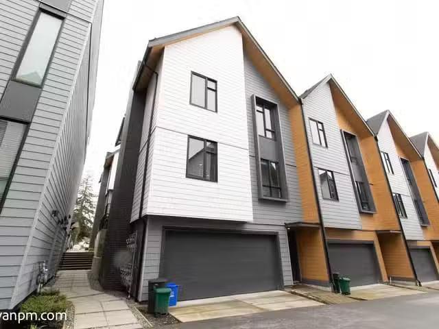 Townhouse for sale in Surrey, South Surrey White Rock, Avenue.