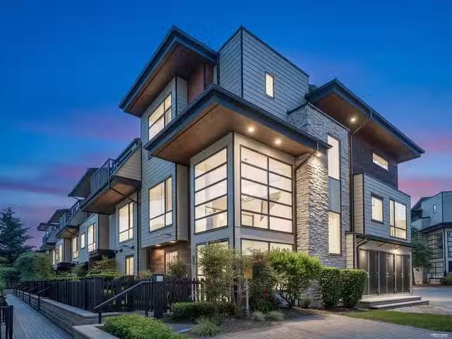Townhouse for sale in Surrey, South Surrey White Rock, Avenue.
