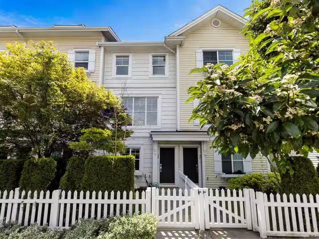 Townhouse for sale in Surrey, South Surrey White Rock, Avenue.