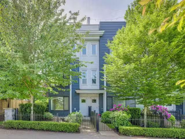 Townhouse for sale in Surrey, South Surrey White Rock, a Avenu.
