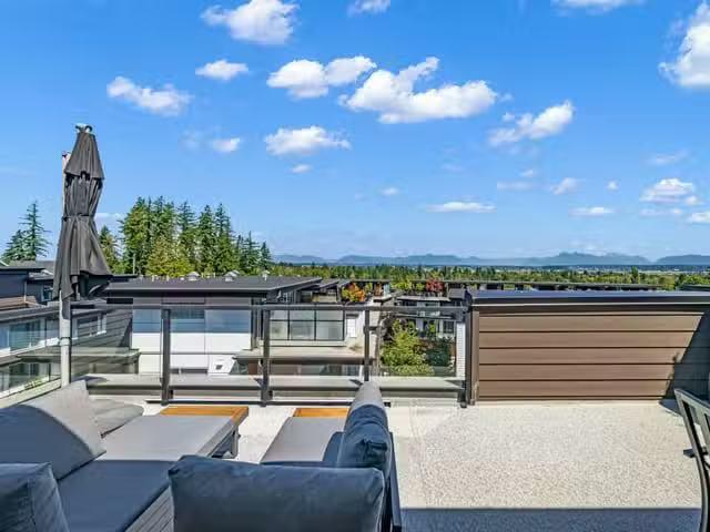 Townhouse for sale in Surrey, South Surrey White Rock, Street.