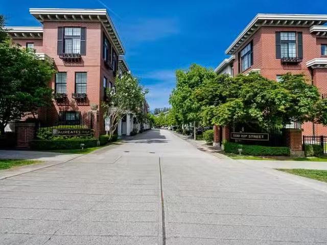 Townhouse for sale in Surrey, South Surrey White Rock, Street.
