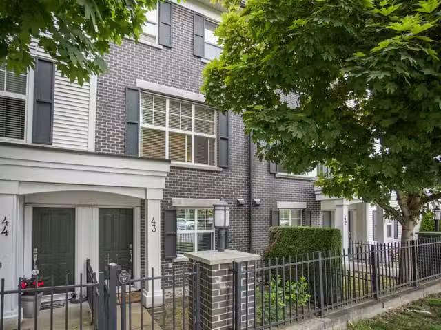 Townhouse for sale in Surrey, South Surrey White Rock, Street.