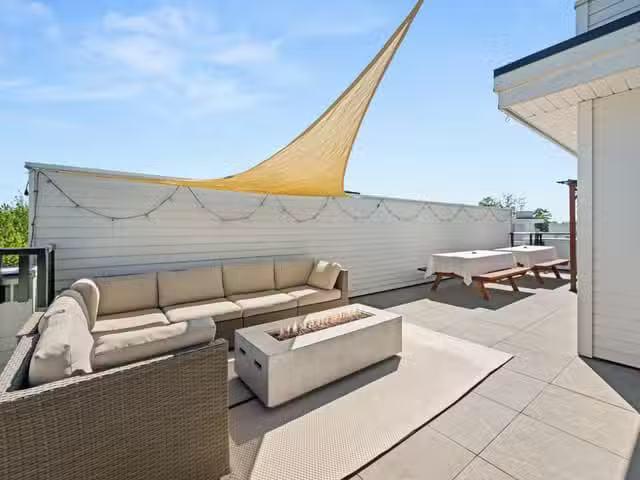 Townhouse for sale in Surrey, South Surrey White Rock, Street.
