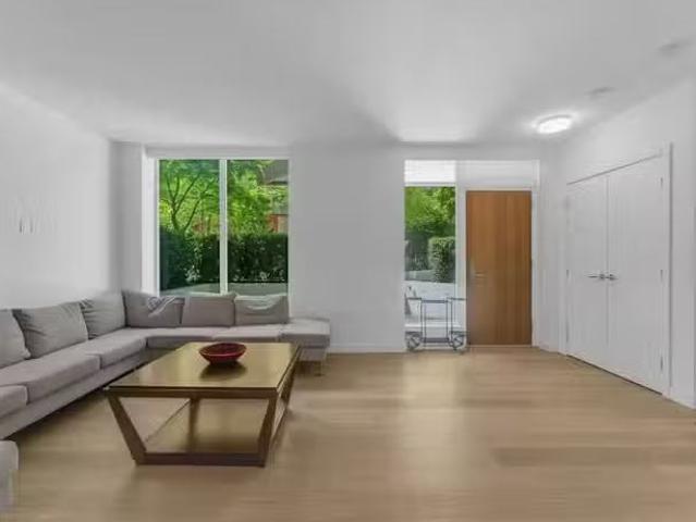 Townhouse for sale in Surrey, South Surrey White Rock, TH8 143.