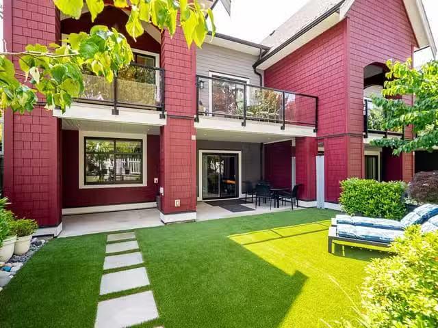 Townhouse for sale in Surrey, South Surrey White Rock, 157 285.