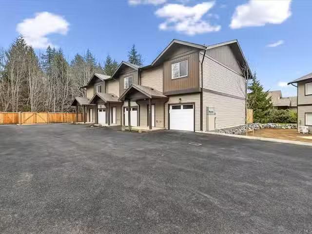 Townhouse for sale in Port Alberni, 103 5535 Woodland E Cres.