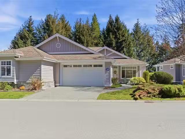 Townhouse for sale in Parksville, 1377 Cape Cod Dr, 1032143
