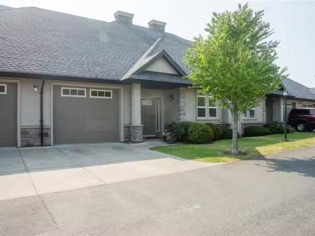 Townhouse for sale in Parksville, Parksville, 11 399 Wembley W.