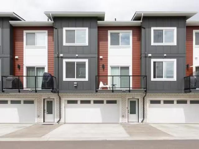 Townhouse for sale in Pinewood, Prince George, PG City West, n.