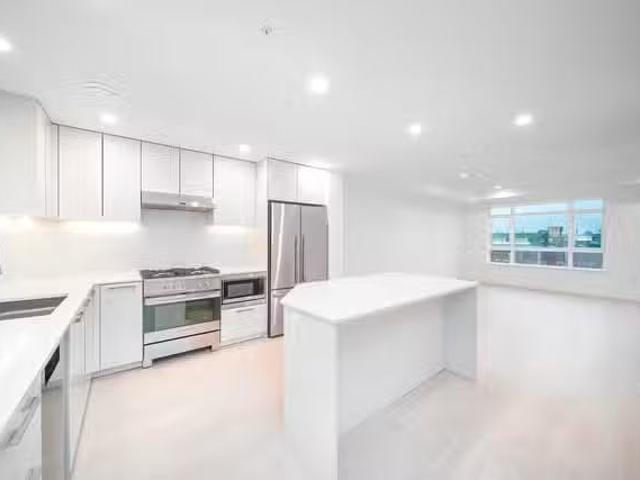 Townhouse for sale in Richmond, Richmond, SL6 10333 River Driv.