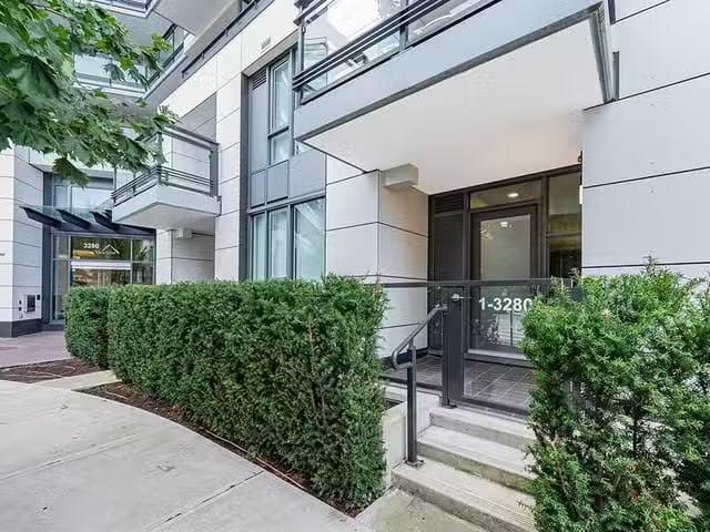 Townhouse for sale in Richmond, Richmond, TH1 3280 Corvette Wa.