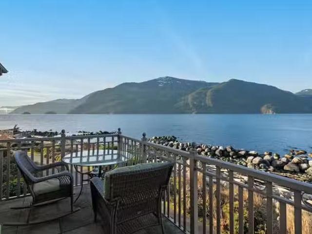 Townhouse for sale in West Vancouver, West Vancouver, 7 Beach.