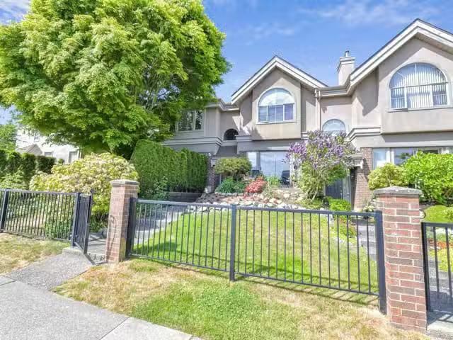 Townhouse for sale in White Rock, South Surrey White Rock, 154.