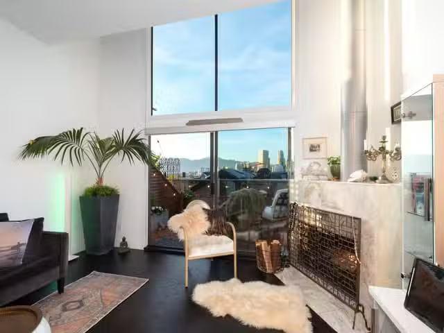Townhouse for sale in Vancouver, Vancouver West, 1167 W 8th Av.