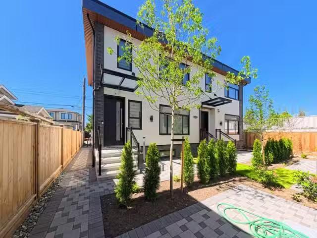 Townhouse for sale in Vancouver, Vancouver West, 1 2559 W King.
