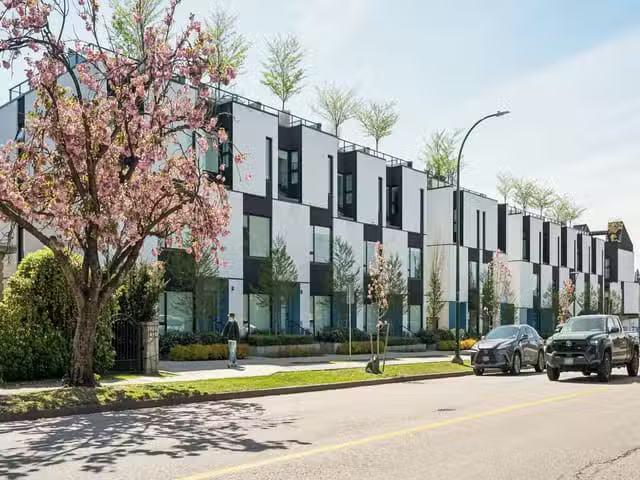 Townhouse for sale in Vancouver, Vancouver West, 211 90 King E.