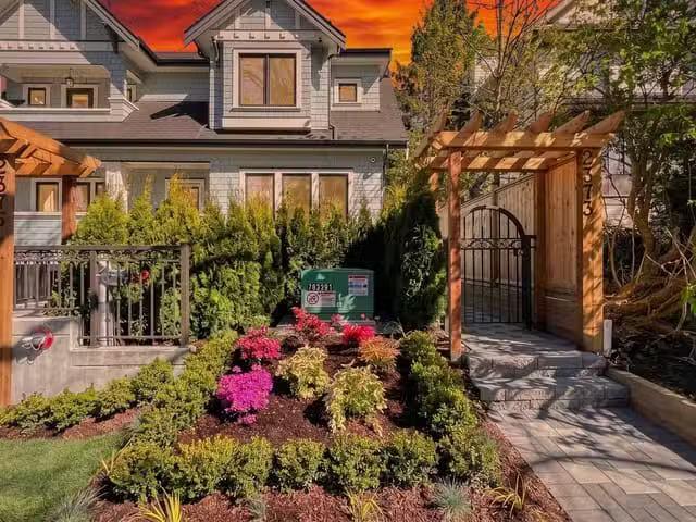Townhouse for sale in Vancouver, Vancouver West, 2373 W 7th Av.