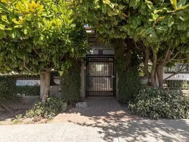 Townhouse for sale in Vancouver, Vancouver West, 34 2375 W Bro.