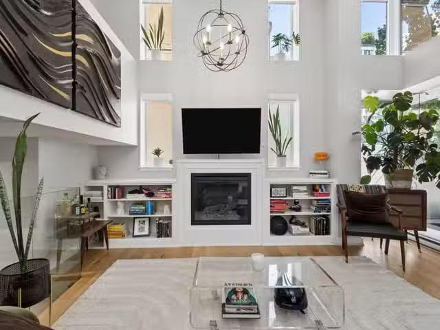 Townhouse for sale in Vancouver, Vancouver West, 428 Helmcken.