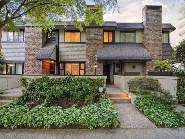 Townhouse for sale in Vancouver, Vancouver West, 5416 Yew Stre.