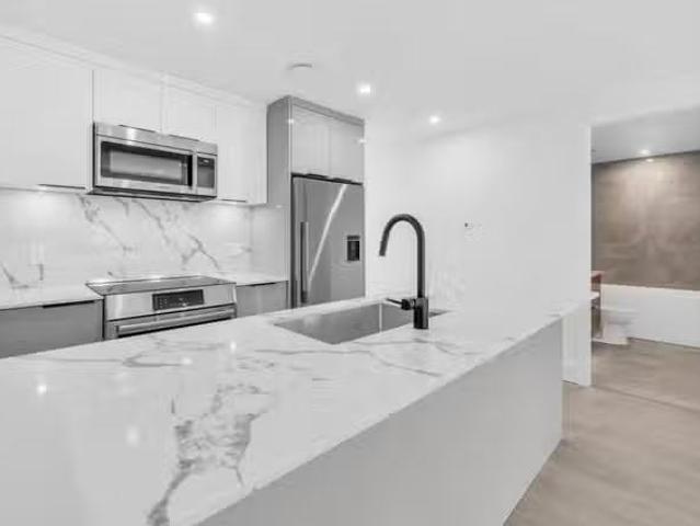 Townhouse for sale in Vancouver, Vancouver East, 2260 E 1st Av.