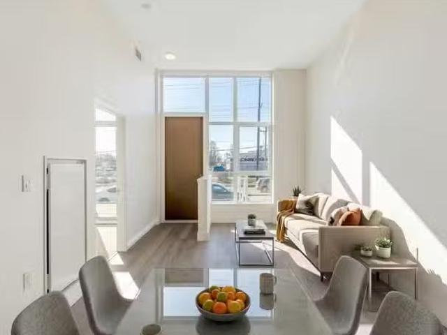 Townhouse for sale in Vancouver, Vancouver East, 3559 E Kent A.