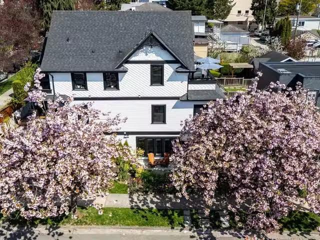 Townhouse for sale in Vancouver, Vancouver East, 3918 Carolina.
