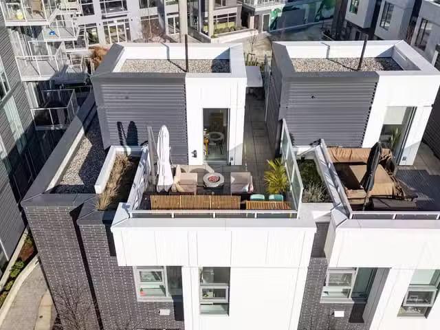 Townhouse for sale in Vancouver, Vancouver East, 3 8693 Oolich.
