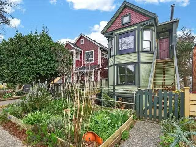 Townhouse for sale in Vancouver, Vancouver East, 751 Keefer St.