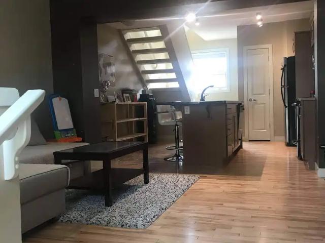 Townhouse in Aspen Woods
