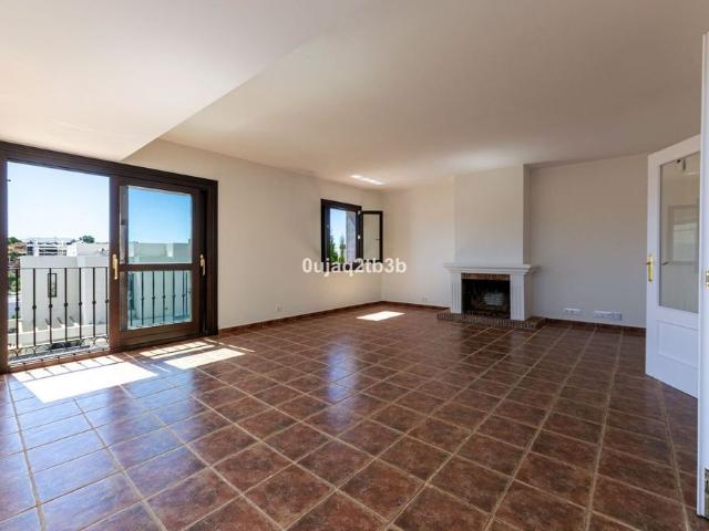 Townhouse in El Paraiso