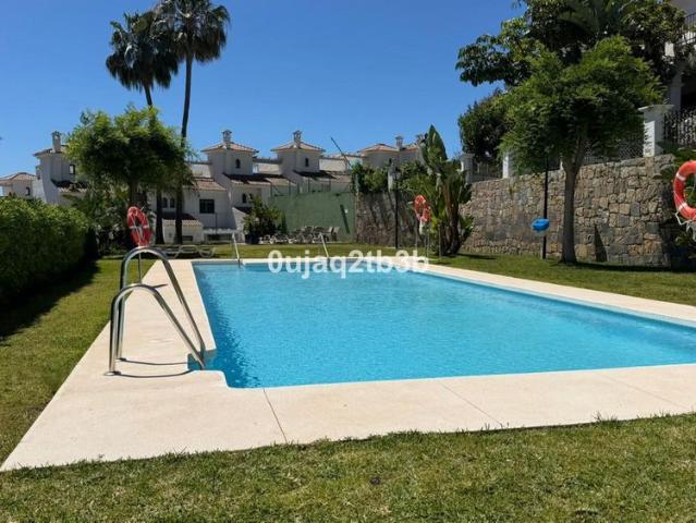 Townhouse in El Paraiso