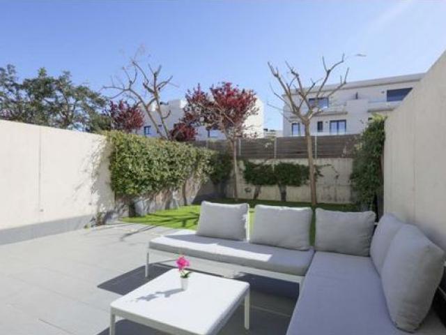 Townhouse in El Vinyet, Sitges — private garden and 5 minutes from the beach. TRVP T1544
