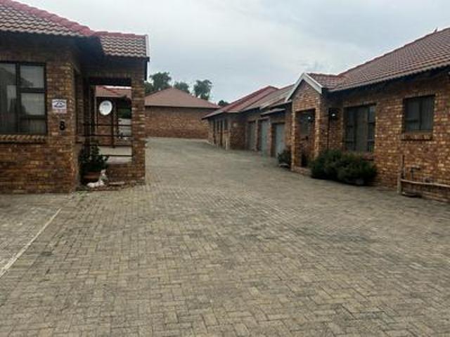 Townhouse in Meyerville