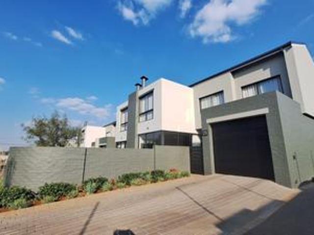 Townhouse in Midstream Estate