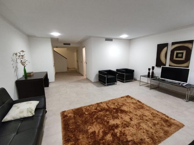 Townhouse in Mirador del Paraiso